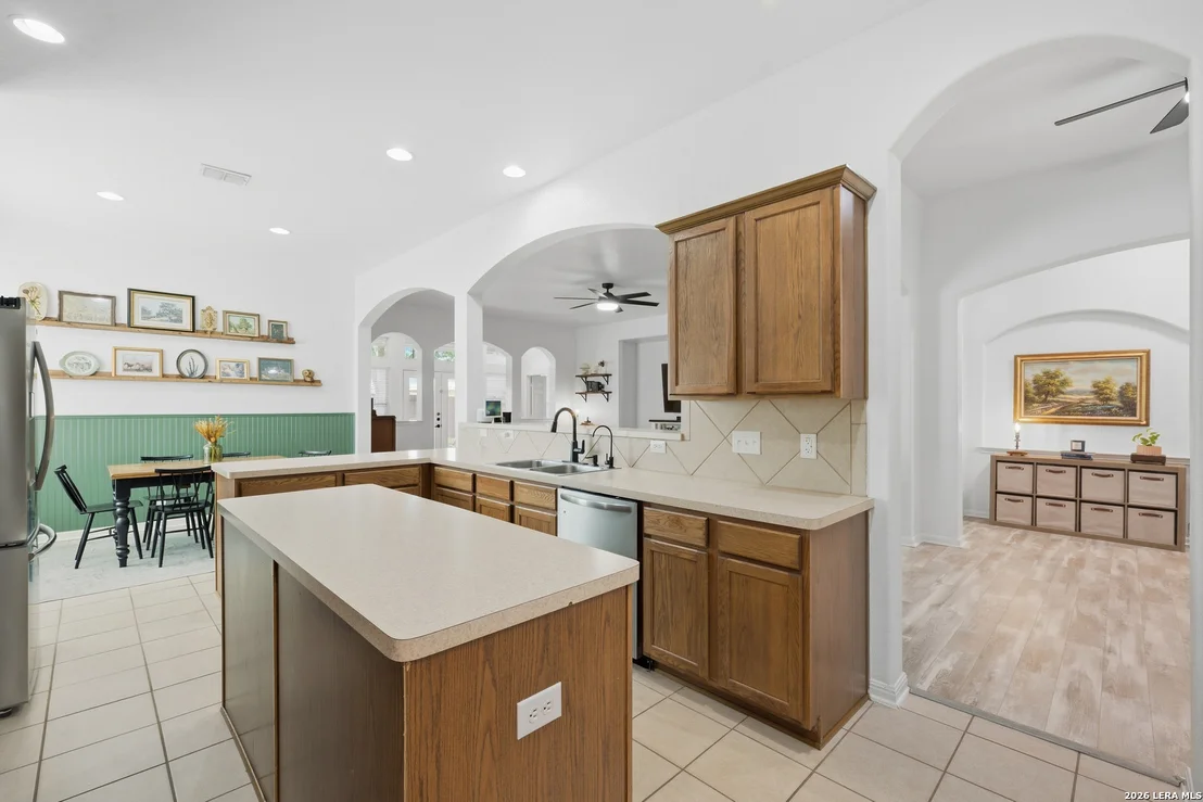 Photo of 254 MAIDSTONE CV