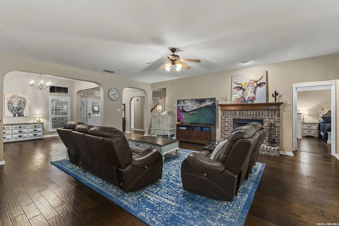 Photo of 266 MAIDSTONE CV