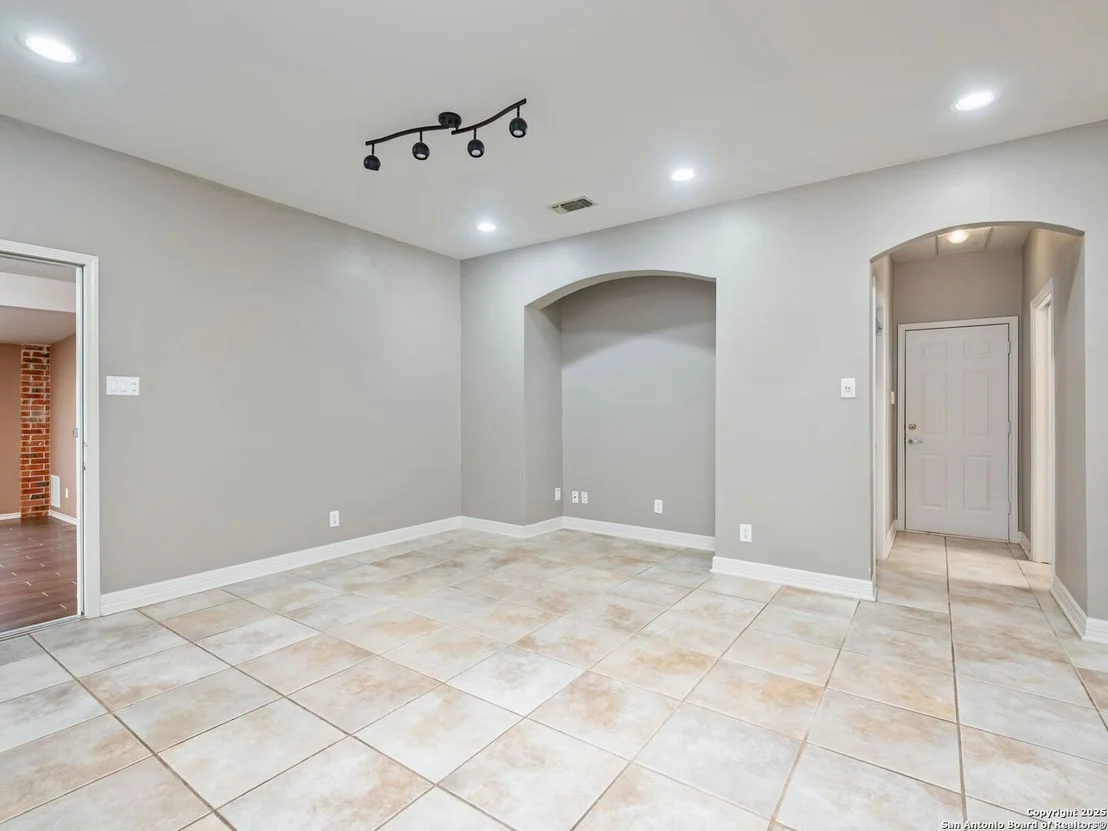 Photo of 332 Towne Vue
