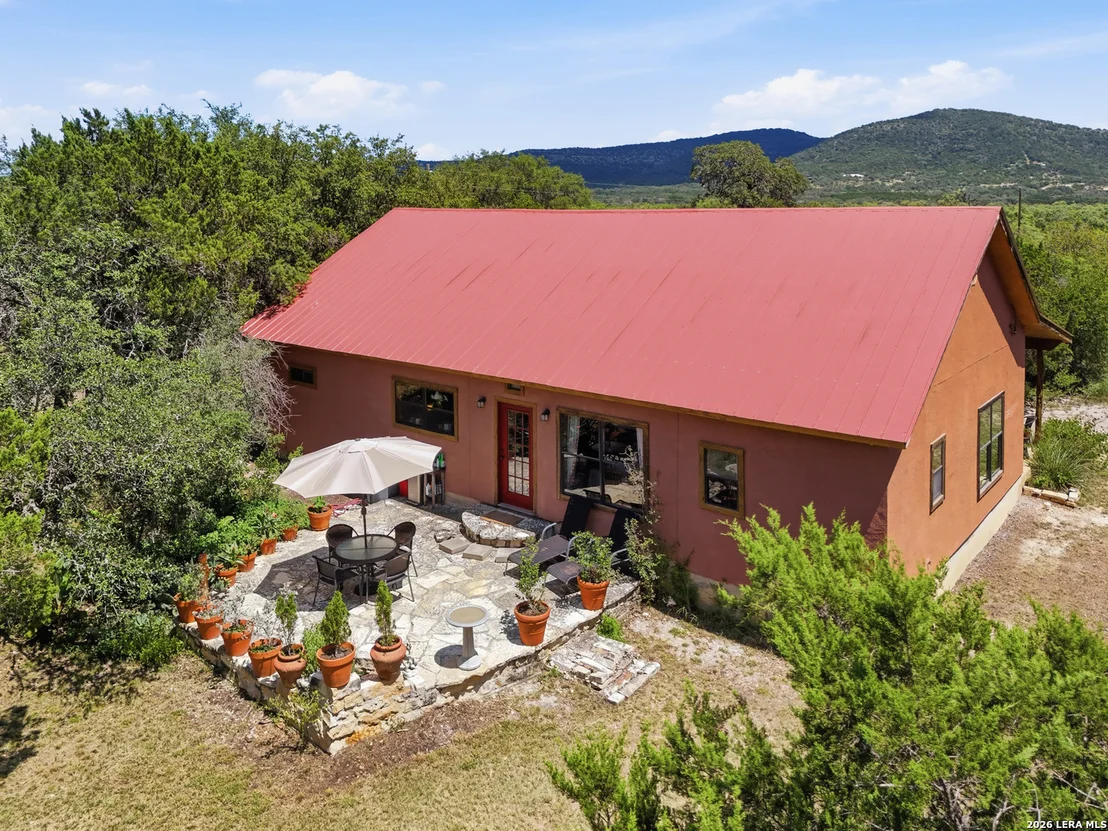 Photo of 423 KAHN RD