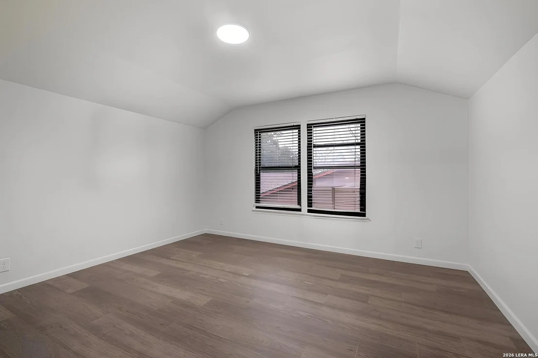 Photo of 5438 Maple Vista
