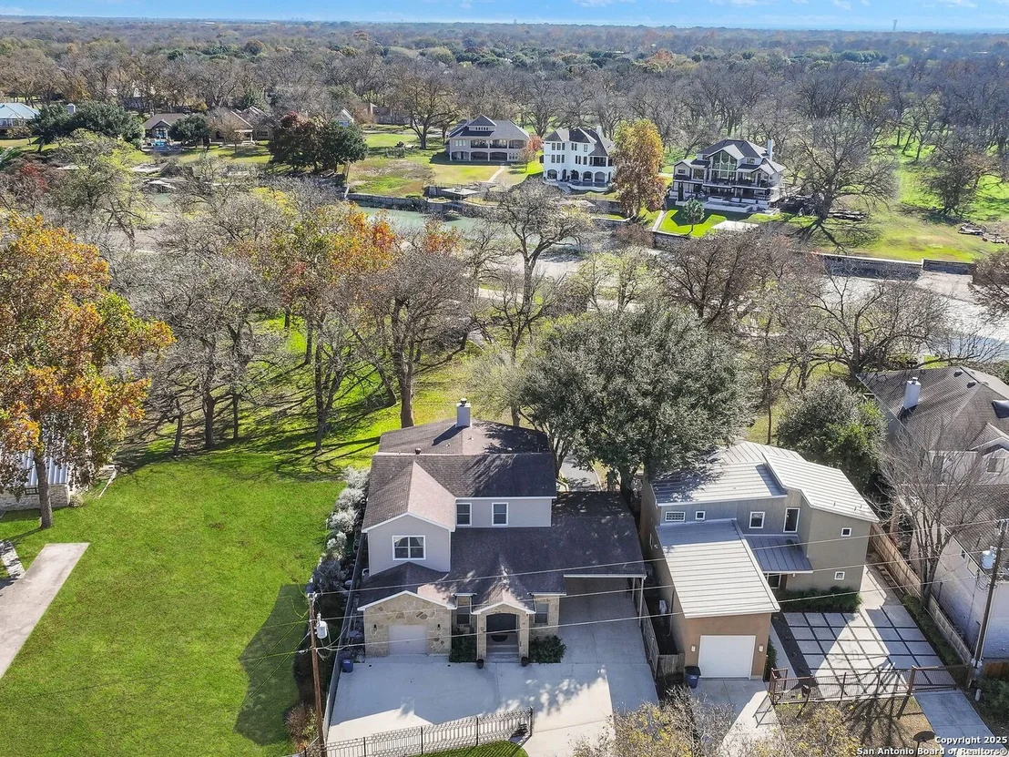 Photo of 705 RIDGEROAD DR
