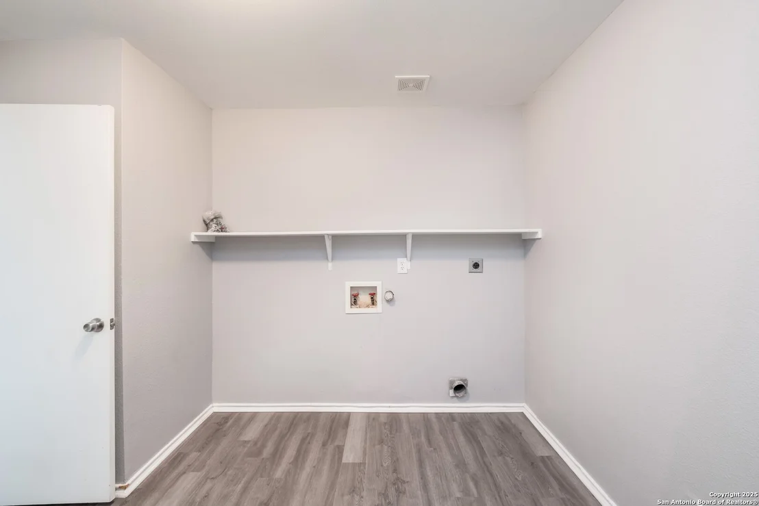 Photo of 7403 Legend Point Dr