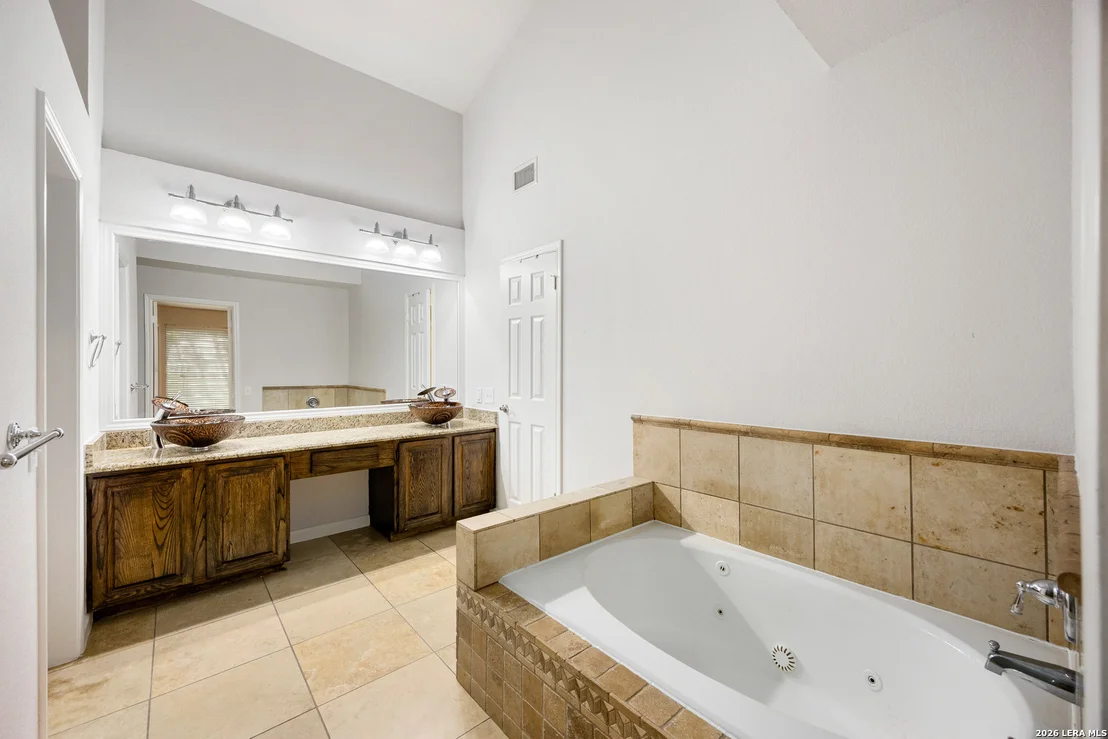 Photo of 25003 SUMMIT HOLW