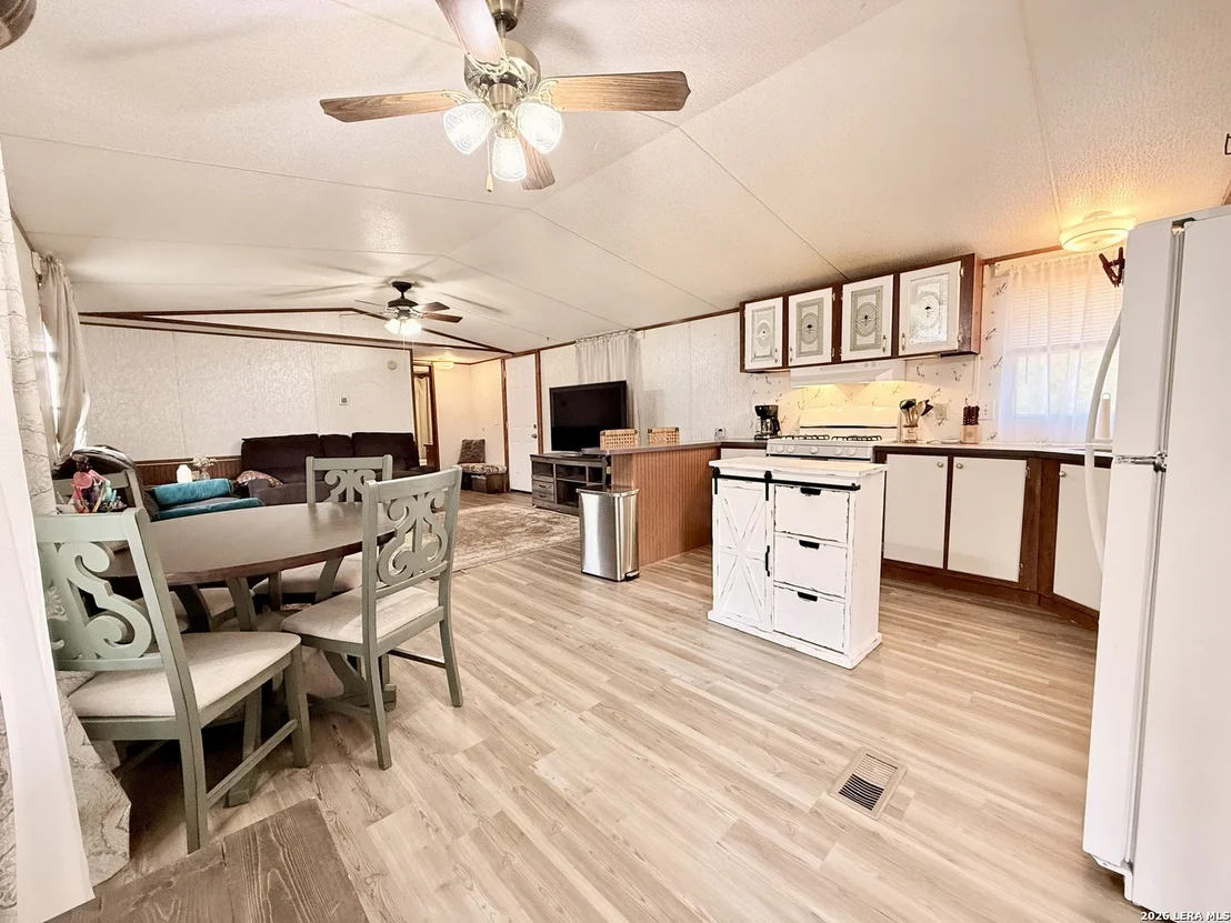 Photo of 721 Oak Dr