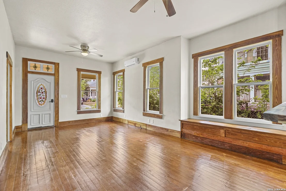Photo of 235 CORNELL AVE