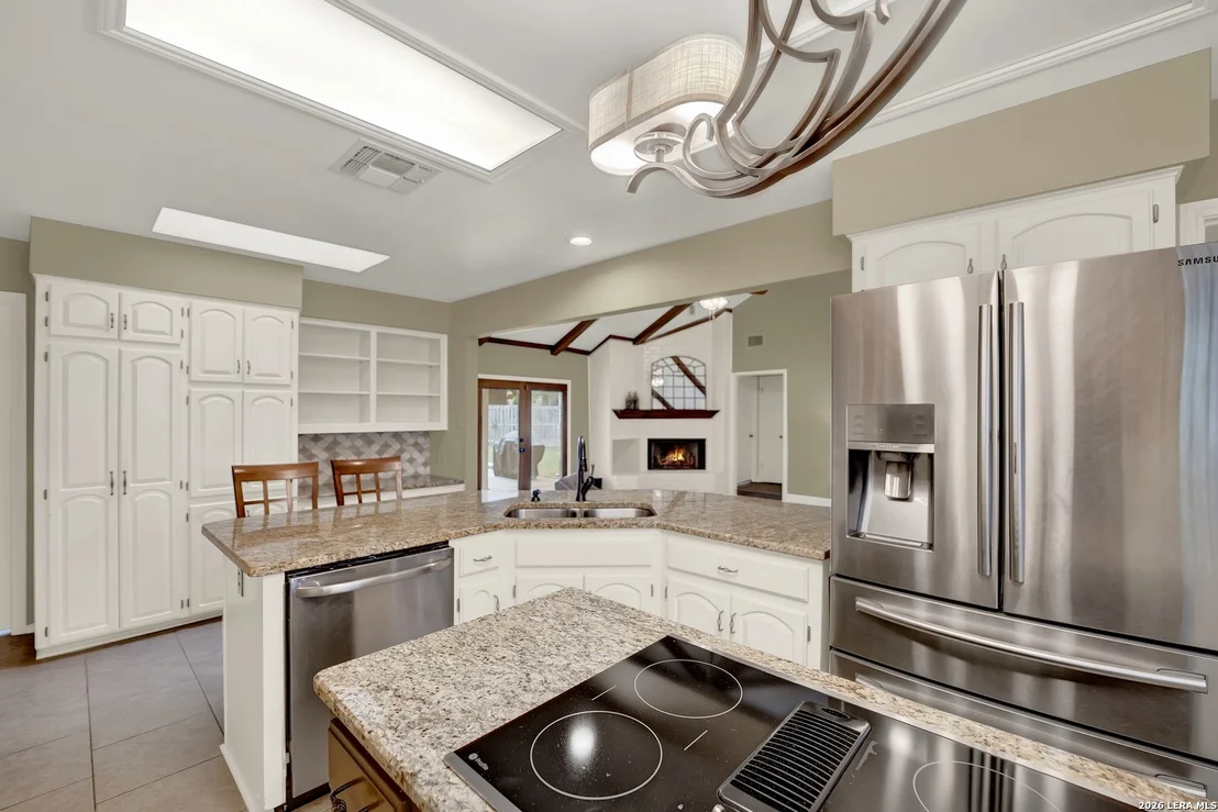 Photo of 1512 OAK TREE CIR