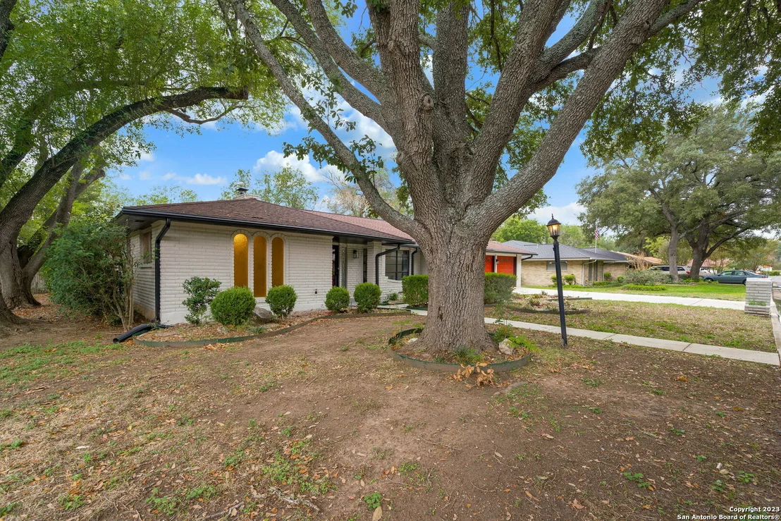 Photo of 518 SUNHAVEN DR