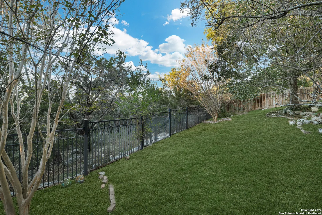 Photo of 3607 Sunset Cliff