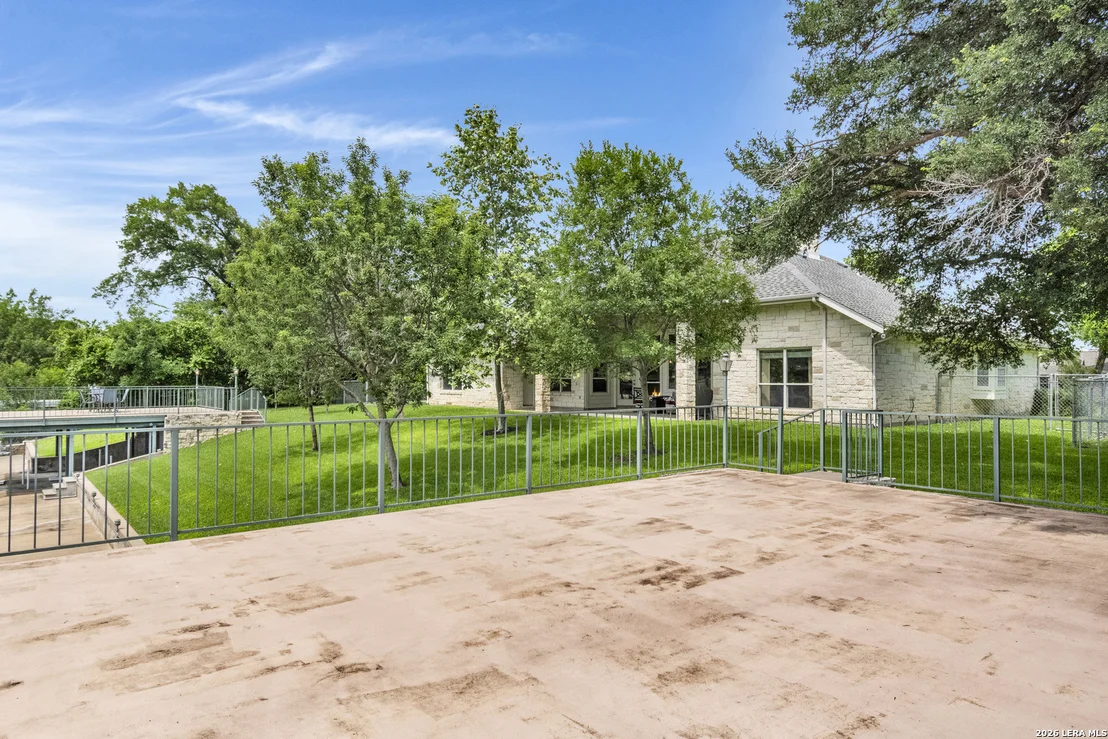 Photo of 307 E Pheasant
