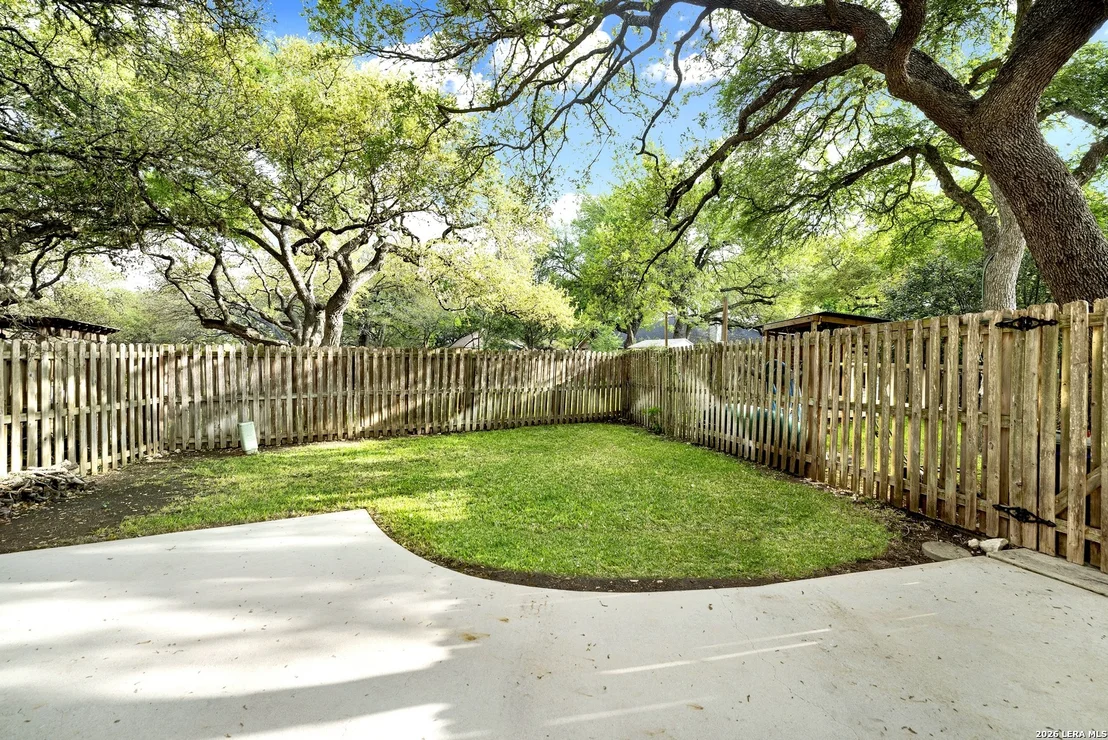 Photo of 1512 OAK TREE CIR