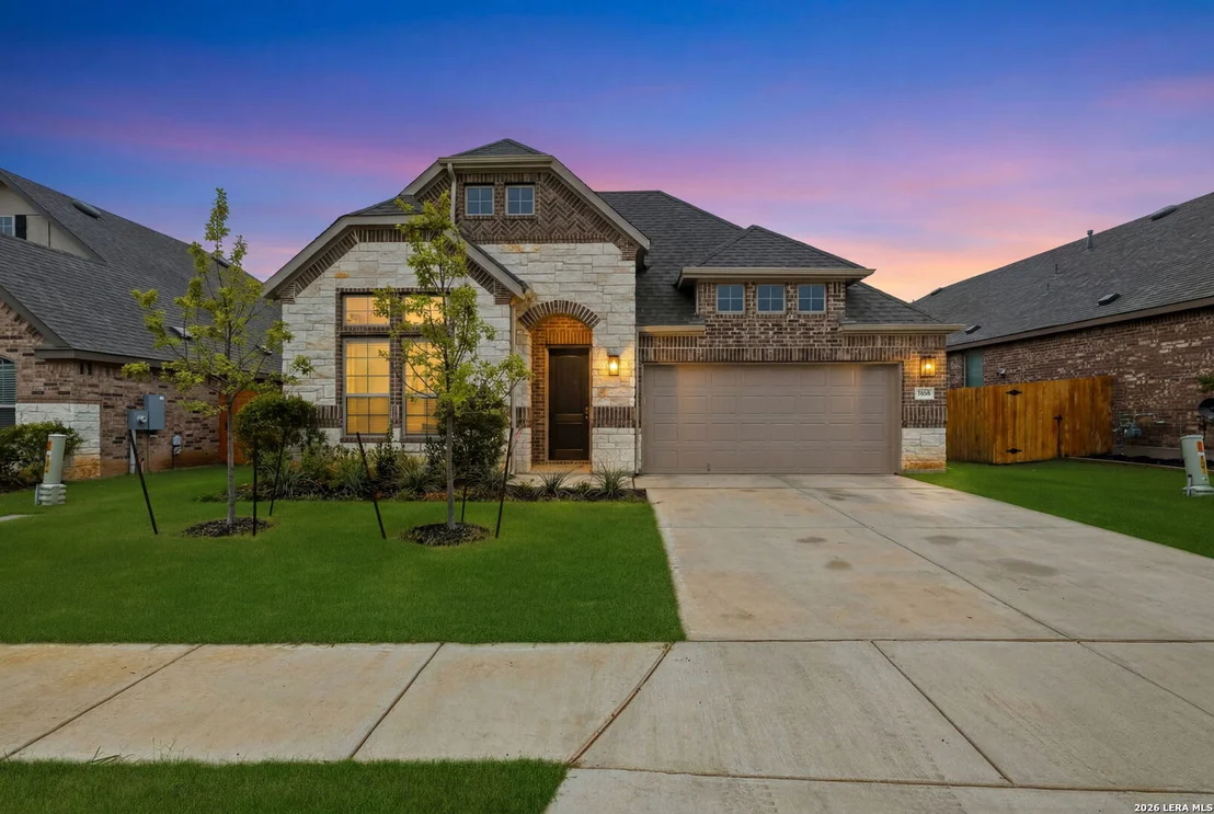 Photo of 1752 Heritage Maples
