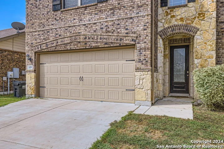 Photo of 109 GRAND VIS