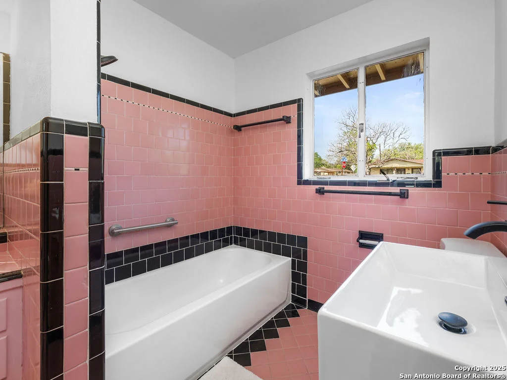 Photo of 68 Vaughan Pl
