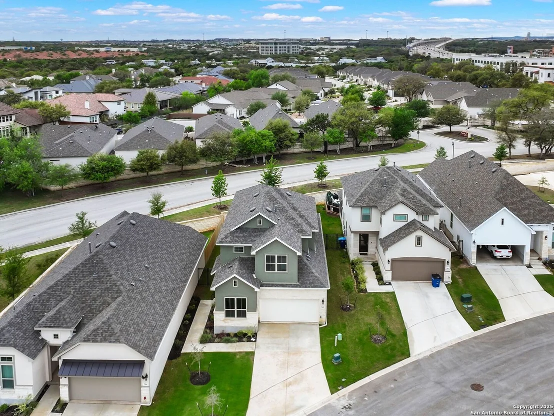 Photo of 712 Pond Bluff