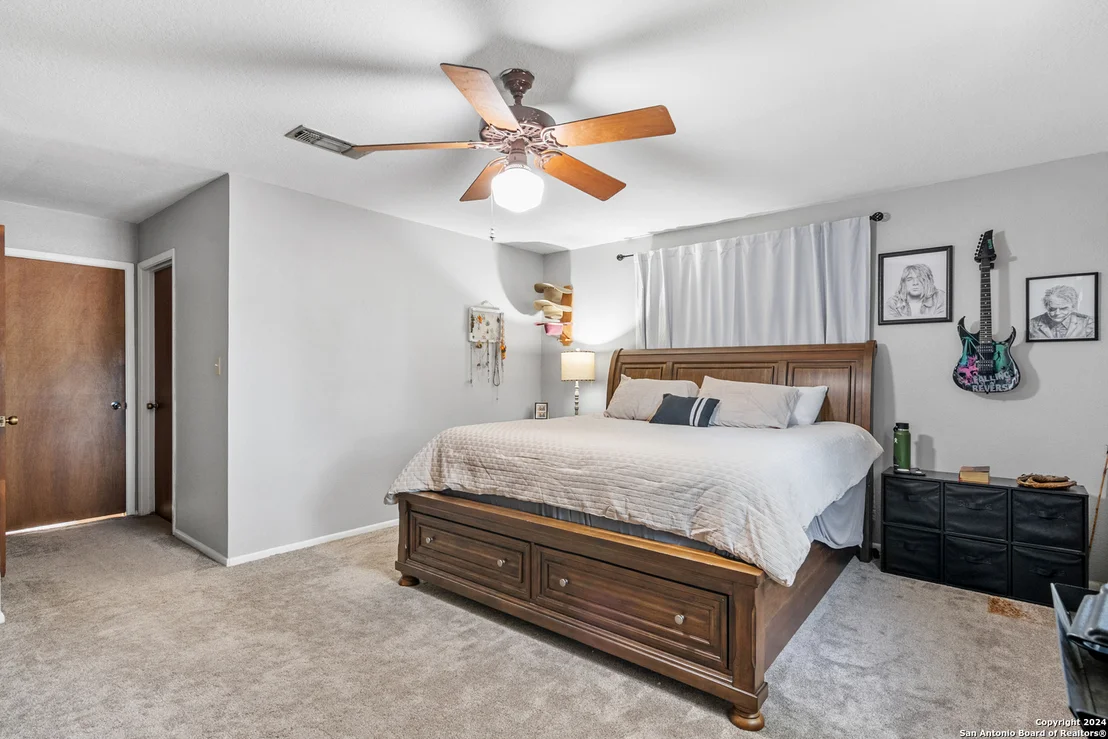Photo of 5 DONNA DR