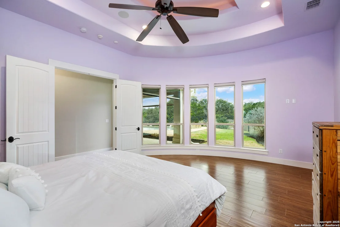 Photo of 832 oak bluff