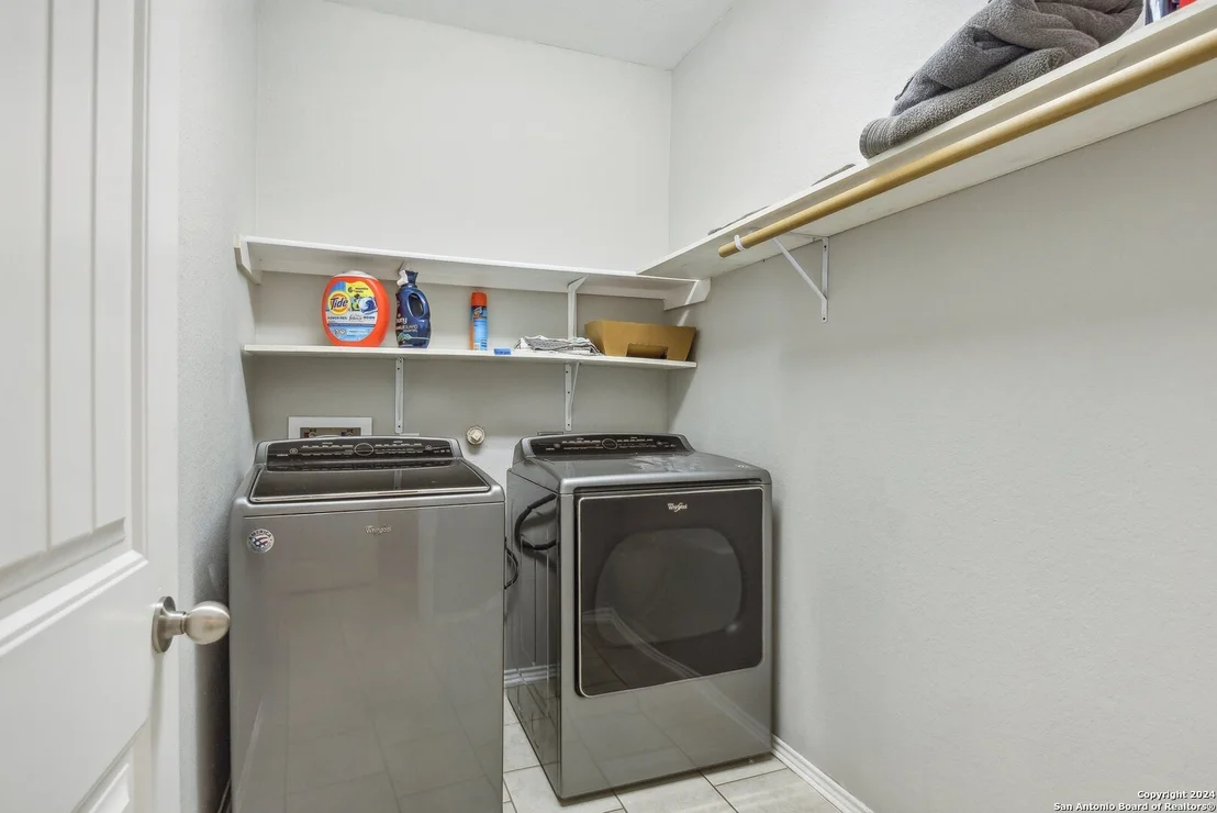 Photo of 429 KINGS WAY