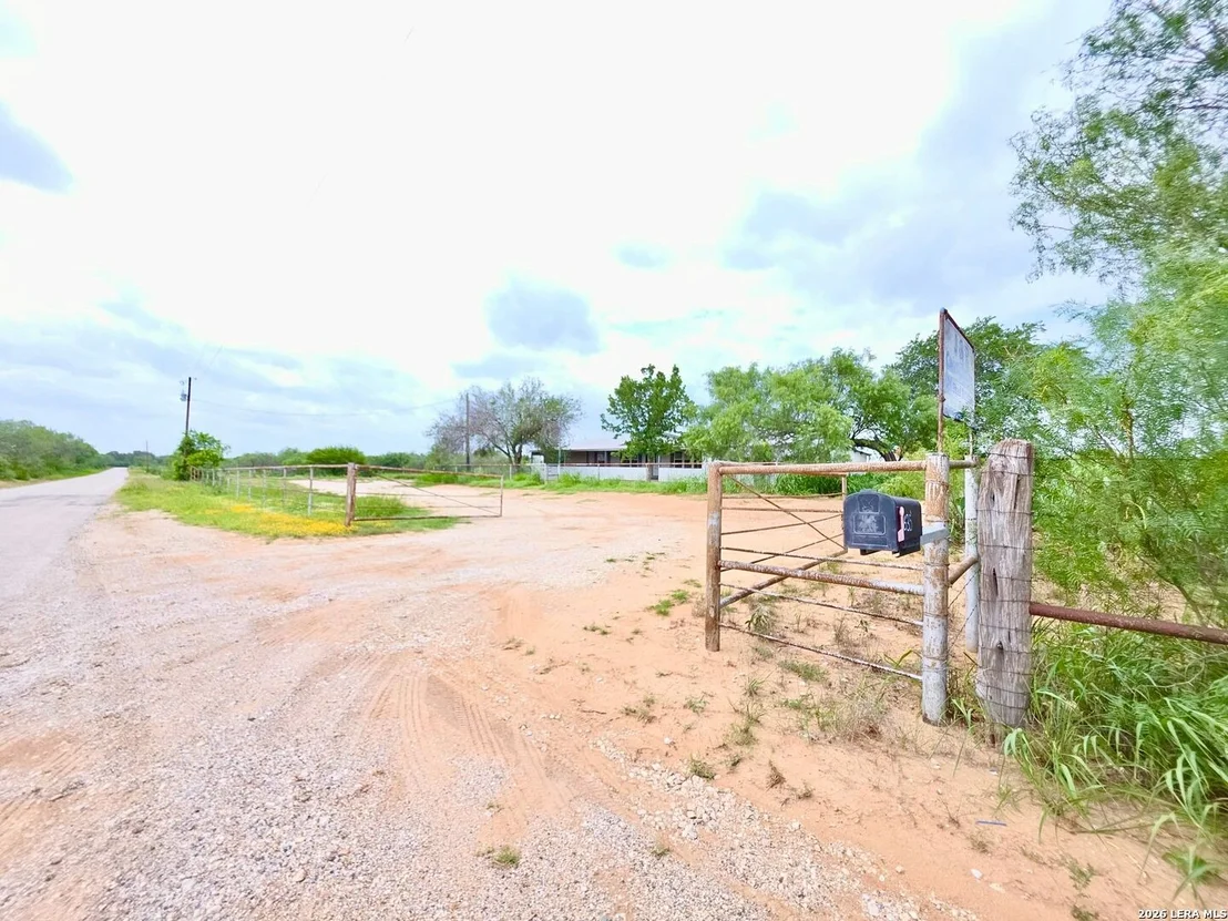 Photo of 635 E Ditto Rd