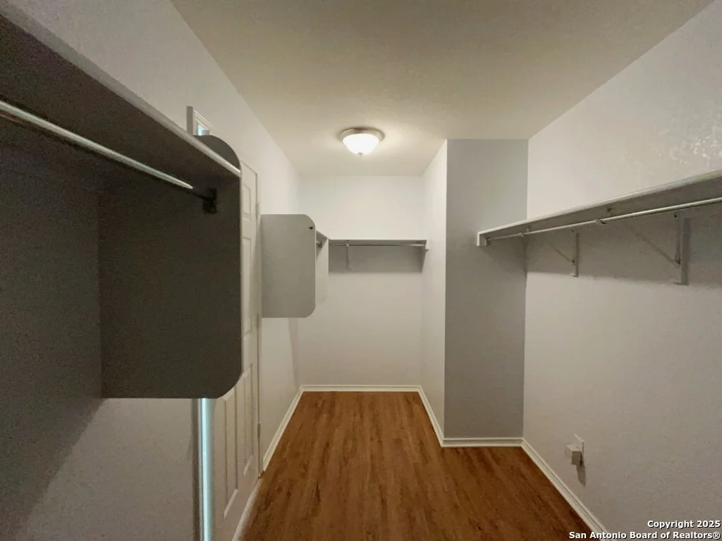 Photo of 4418 Semora Oak