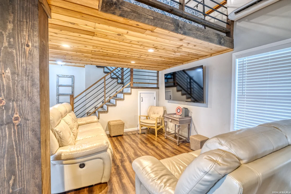 Photo of 1674 Flat Rock