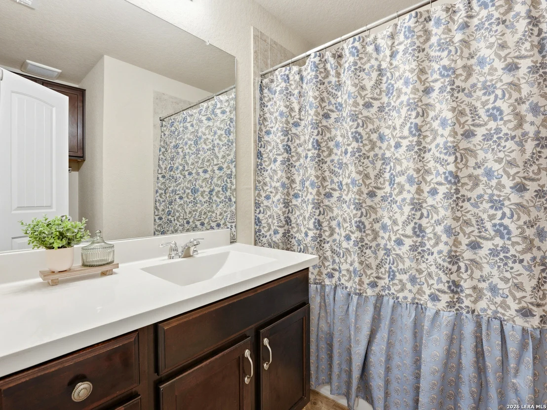 Photo of 32116 Macey Oak