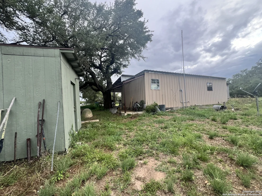 Photo of 290 River Oaks
