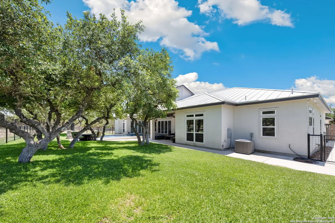 Photo of 1114 Savanna
