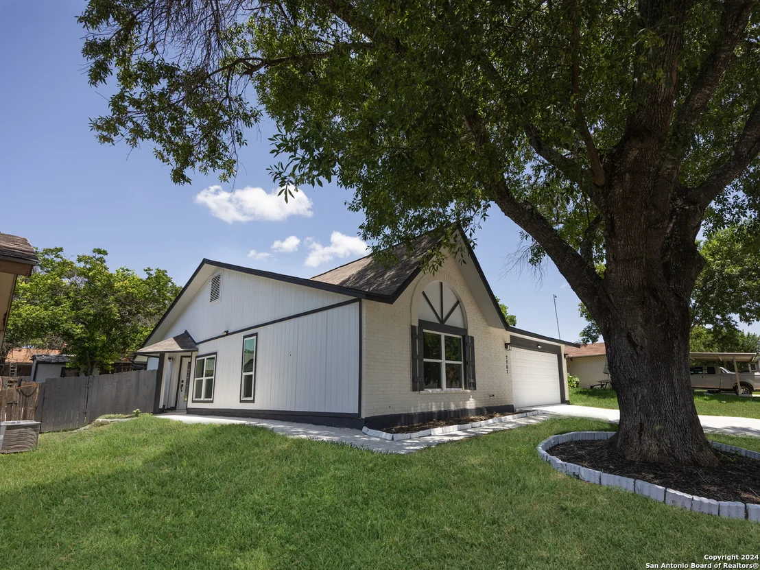 Photo of 7707 clear ridge