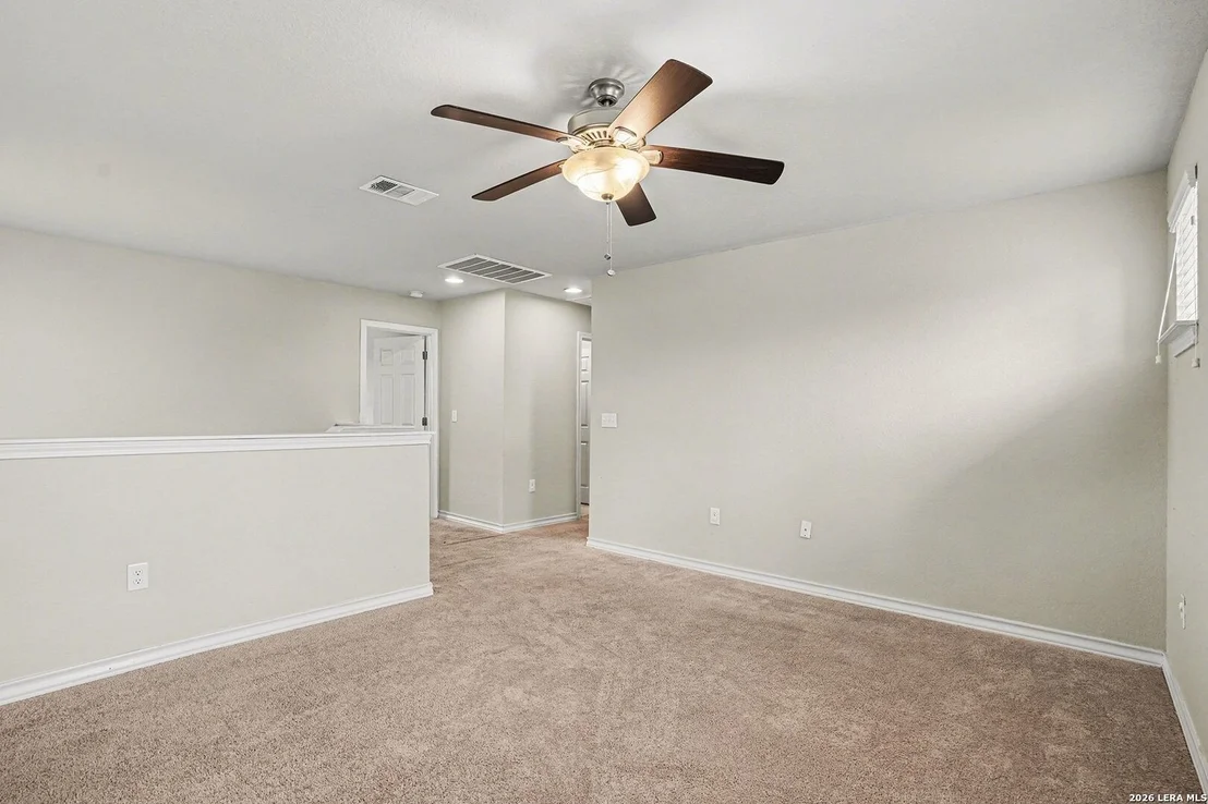 Photo of 8807 White Crown