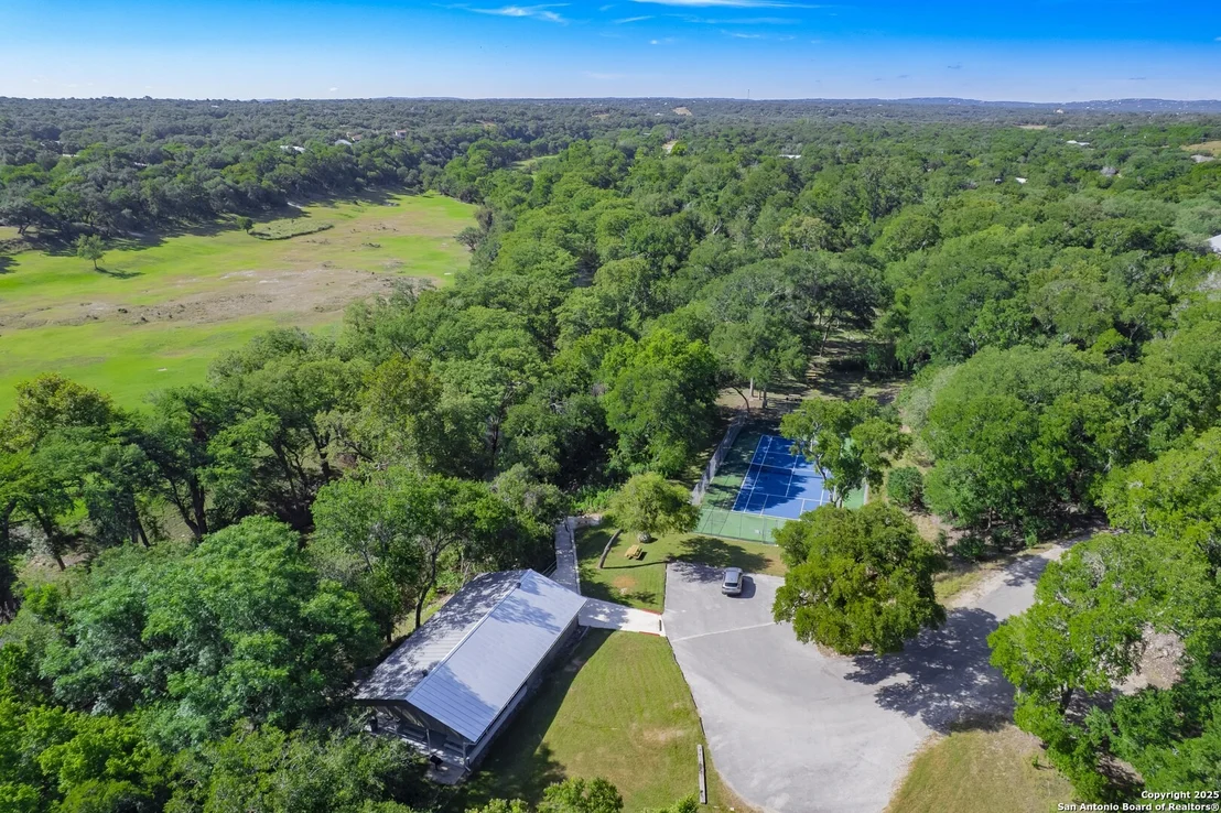 Photo of 202 Roaring Creek Dr