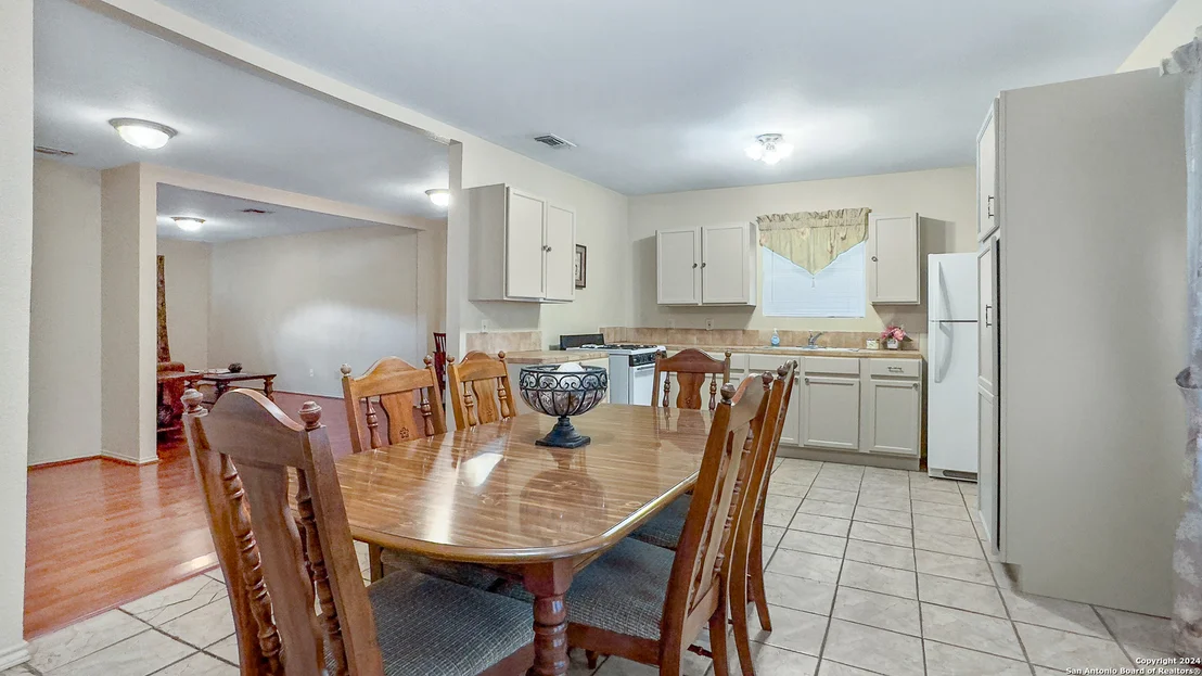 Photo of 331 Aaron Pl