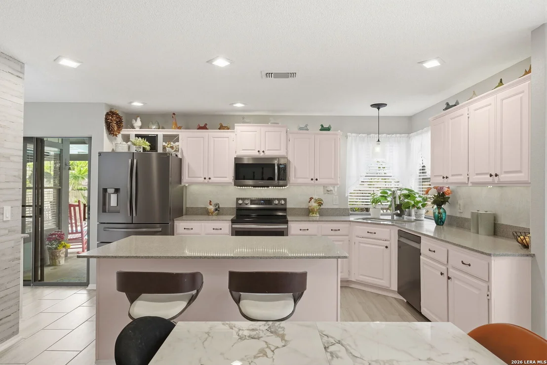 Photo of 302 HORNBEAN LN