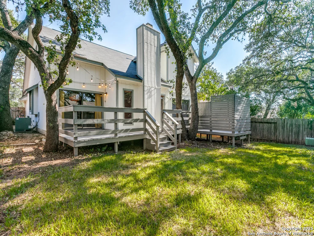 Photo of 9526 Cloverdale
