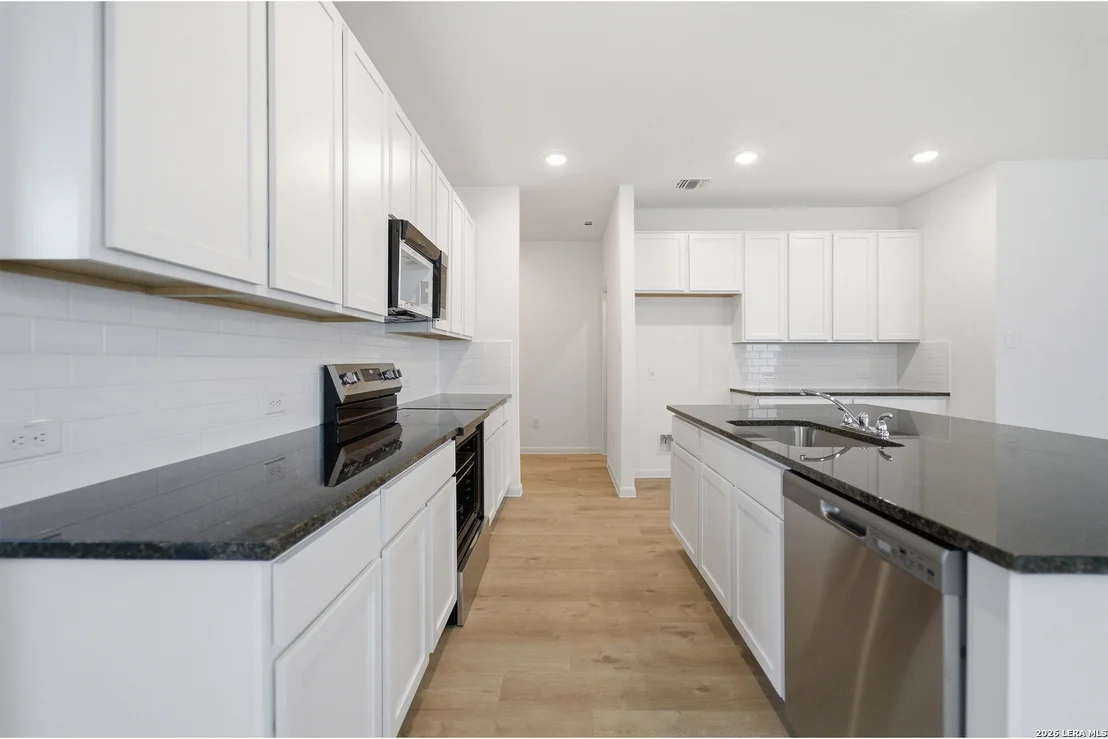 Photo of 11154 HOLLINGER CIR