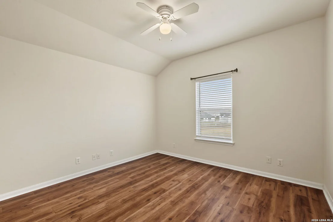 Photo of 418 Clover Ln