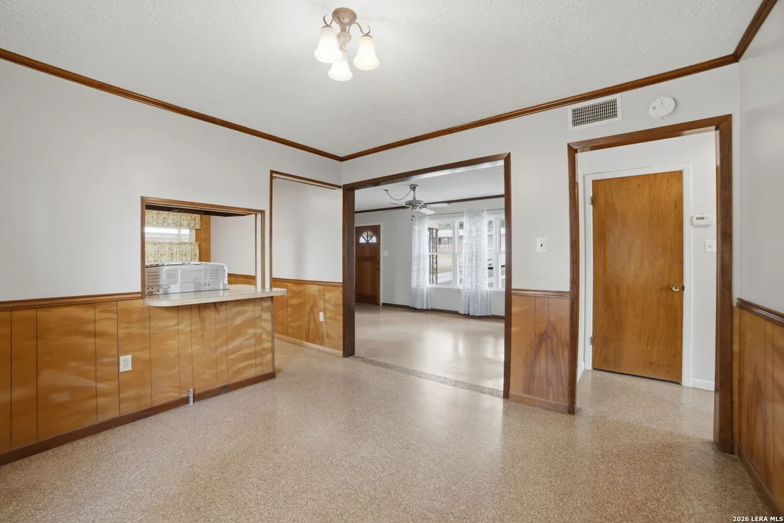 Photo of 225 LOWER LACOSTE RD