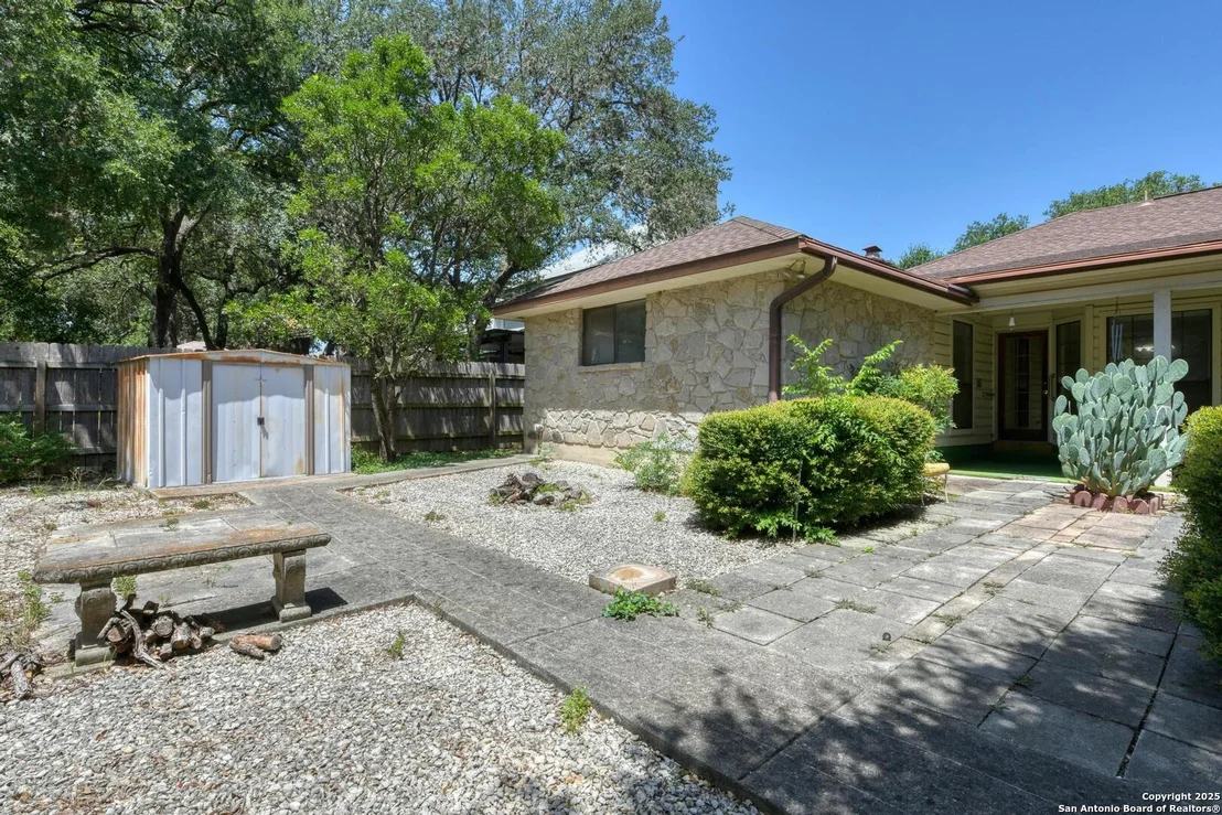 Photo of 8502 Upton