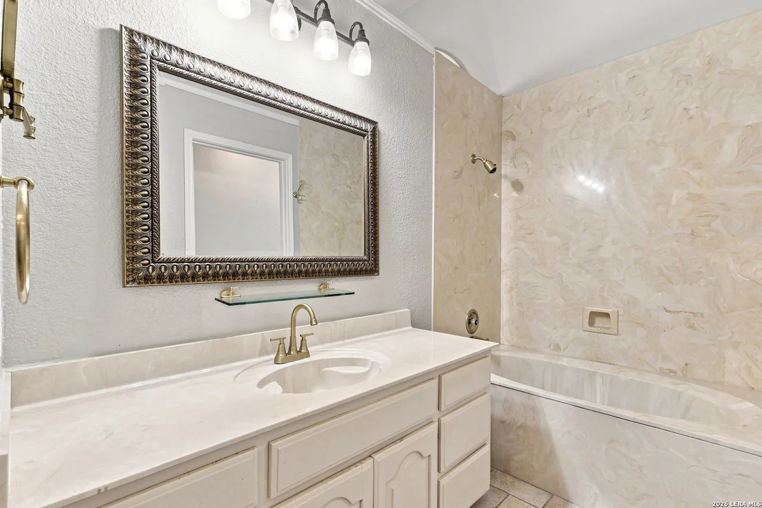 Photo of 28 COURTSIDE CIR