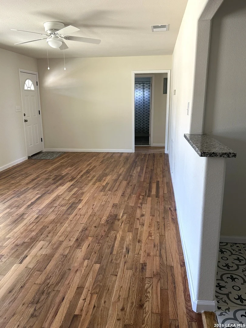 Photo of 907 Dove Ave.