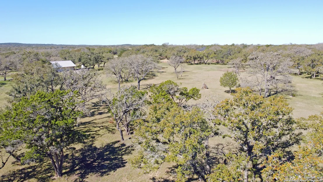 Photo of 582 Whispering Oaks