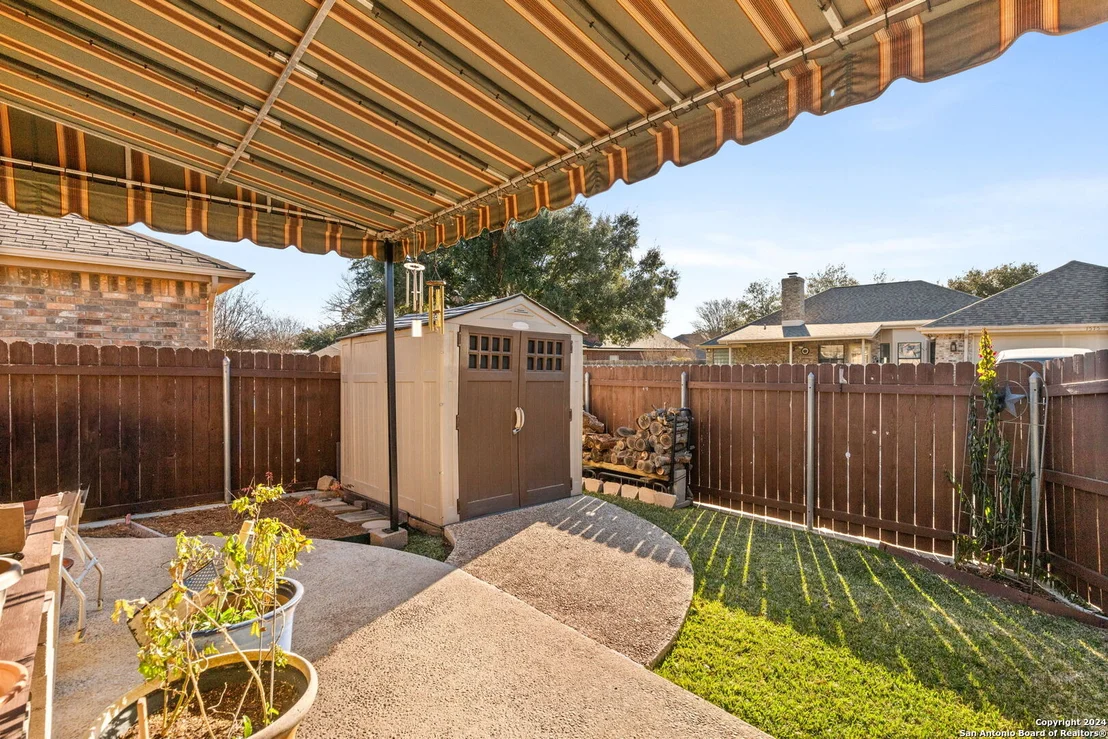 Photo of 144 GARDENRIDGE DR
