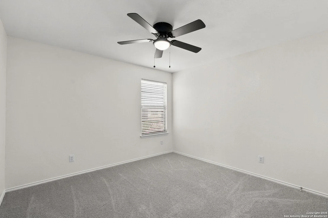 Photo of 3909 Legend Pond