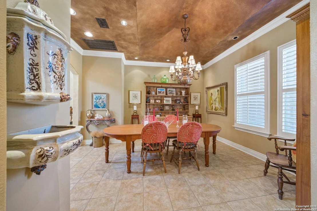 Photo of 24910 ESTANCIA CIR