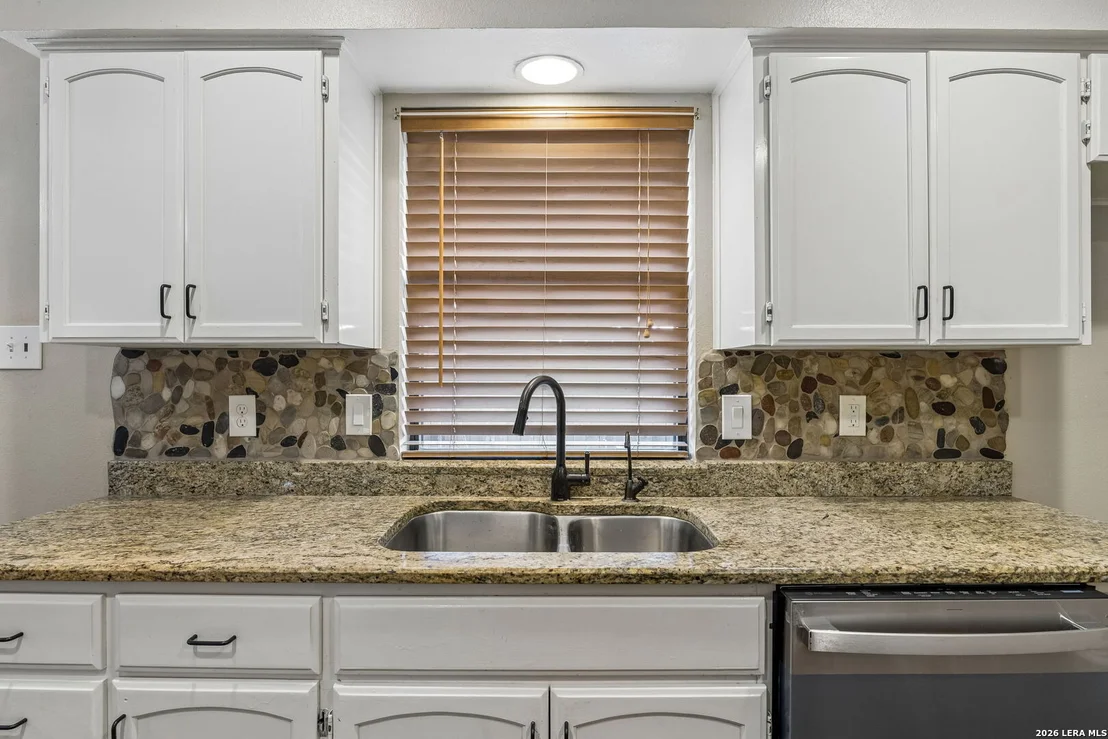 Photo of 2127 Oak Bnd