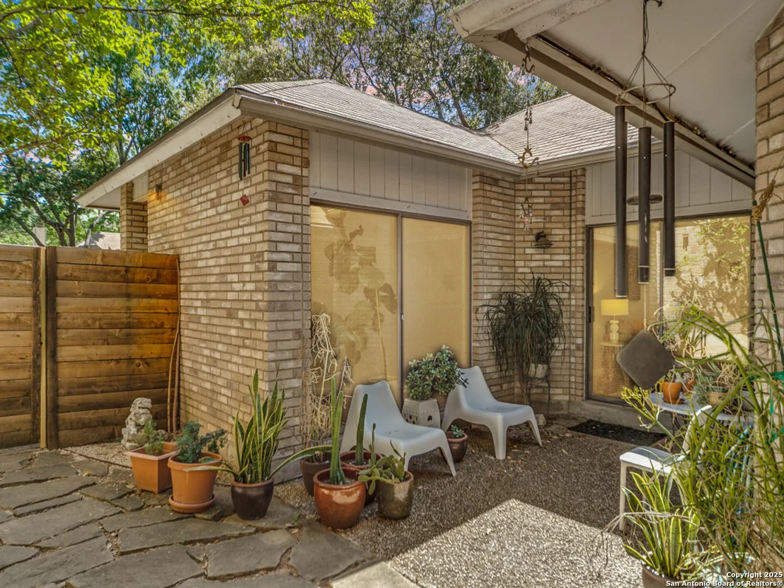 Photo of 5935 Heather View