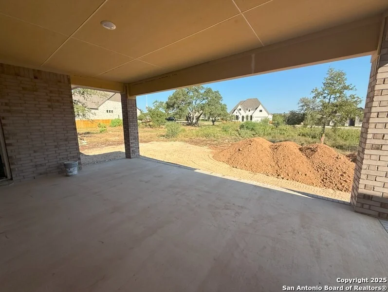 Photo of 117 Bigtooth Maple Ln