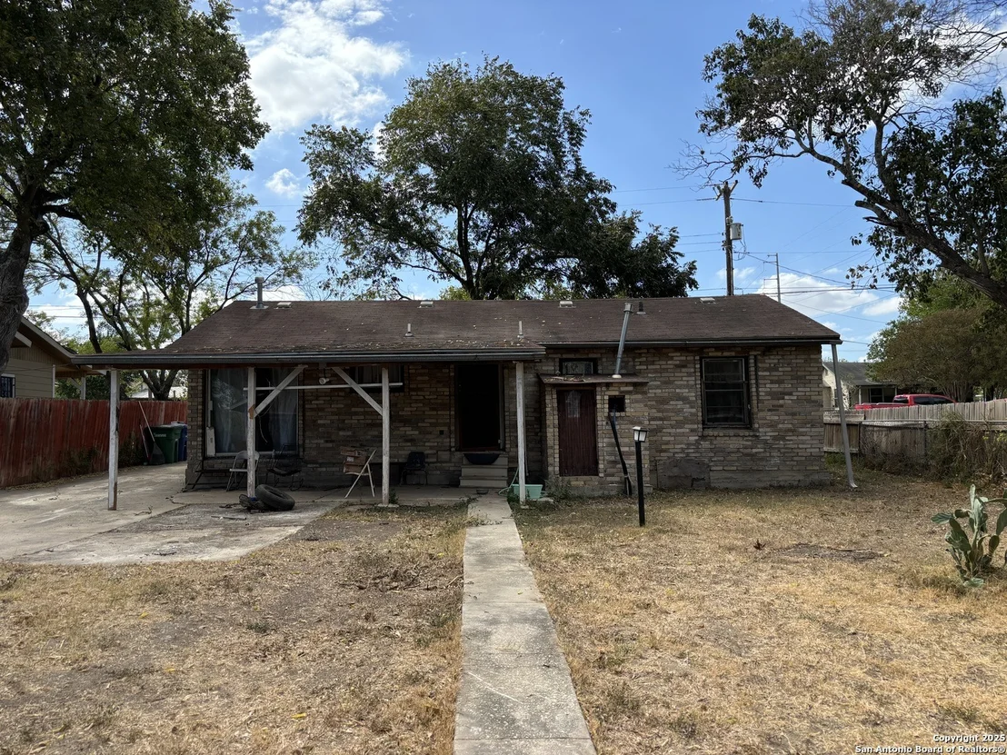 Photo of 371 Gillette