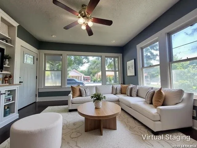 Photo of 423 Barrett Place