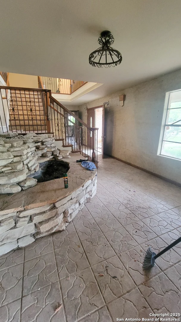 Photo of 7 Glen Cove Dr